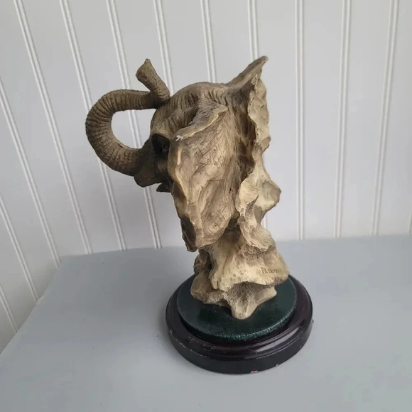Beautiful David Mark Creations Elephant Statue 11" Vintage Home Decor Safari - Picture 2 of 15